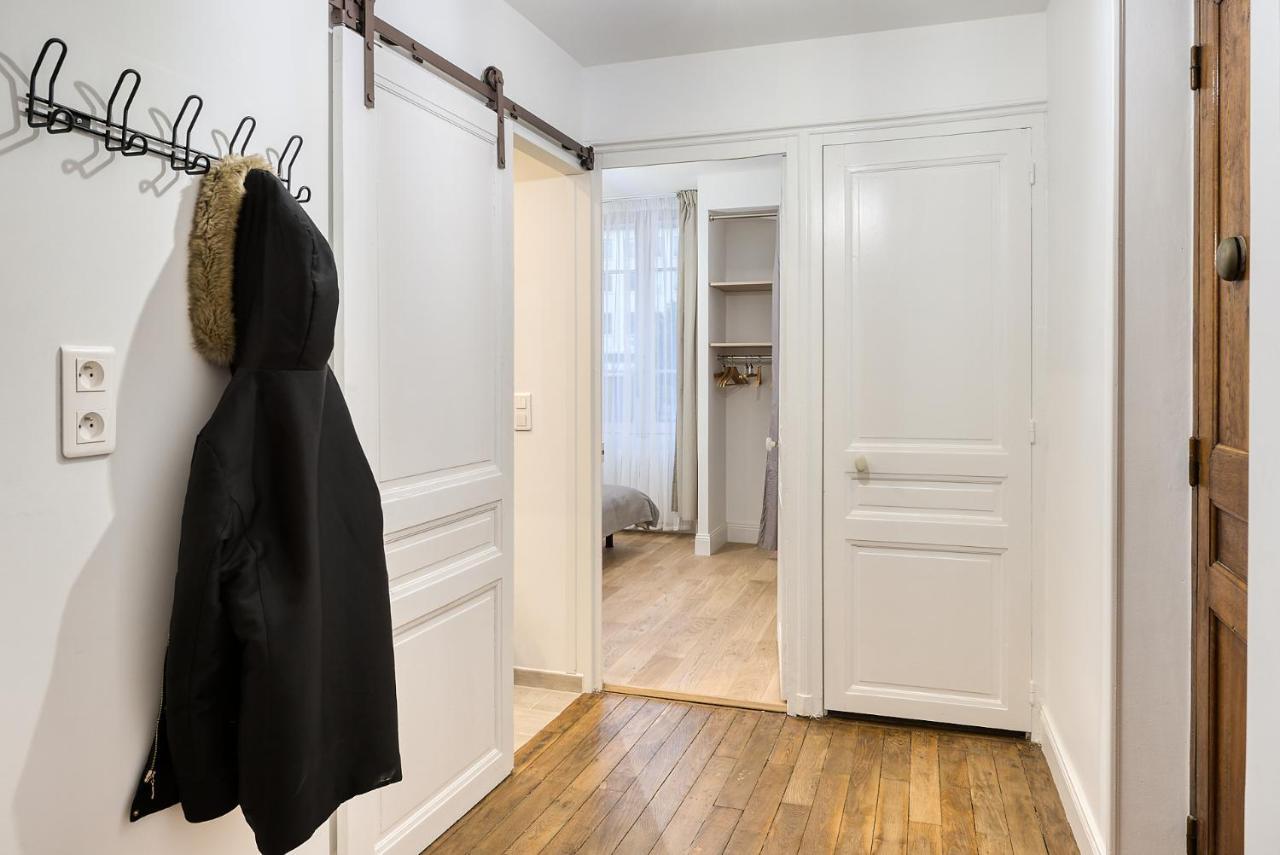 Cosy Appartement Lyon Valmy - Parking Exterior foto